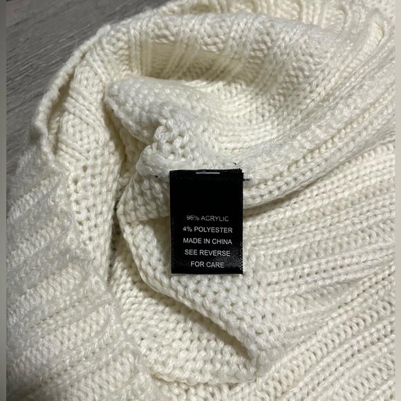 Full Tilt Ivory w Black Owl Sweater - Sz Youth Large - Picture 7 of 8